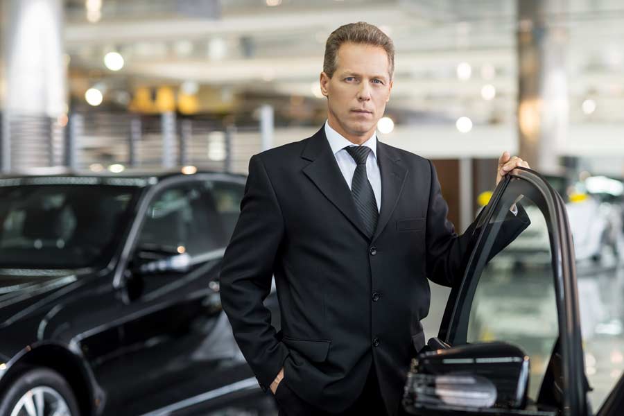 https://cdn.prod.website-files.com/66113eb5d77d90c9967ea08c/66113eb5d77d90c9967ea14a_airport-transfers.jpg